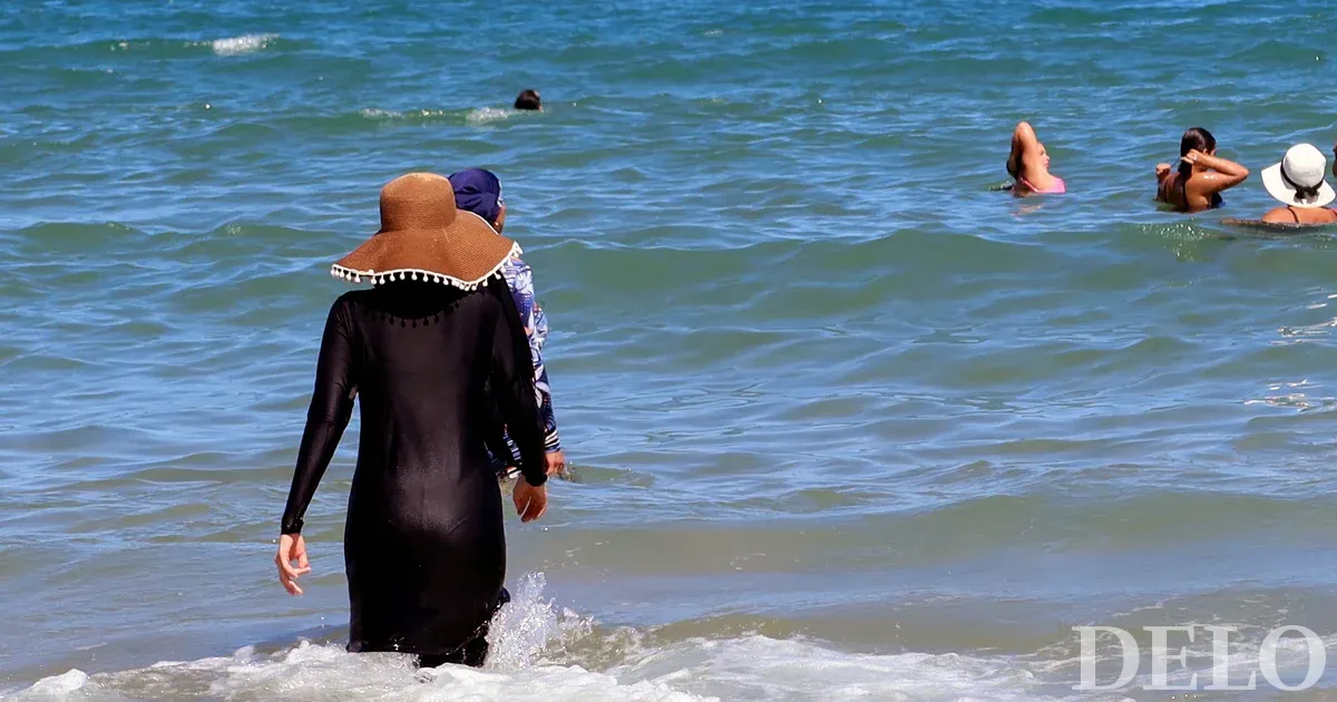 Hanno intenzione di vietare il burkini nella città italiana di Tržič