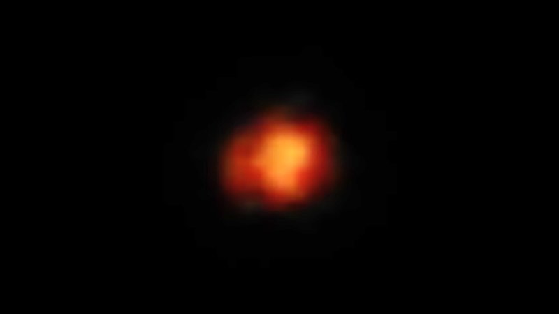 Fotografija: Maisiejina galaksija je nastala 390 milijonov let po začetku vesolja in jo s teleskopom James Webb​ lahko vidimo. FOTO: NASA/STScI/CEERS/TACC/University of Texas at Austin/S. Finkelstein/M. Bagley

 