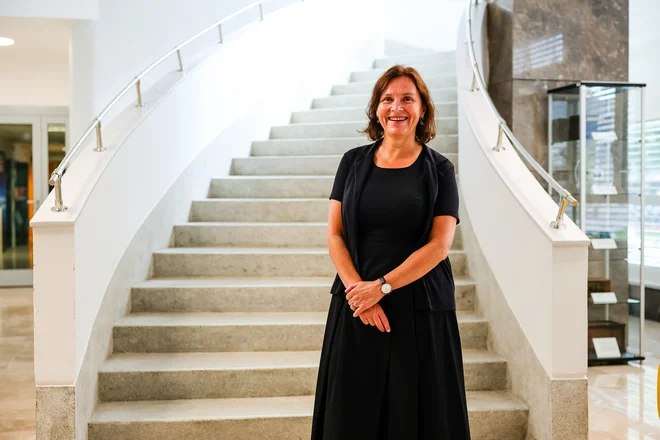 Ingrid Kovač Brus 14. septembra obljublja koncert, ki si ga bomo zapomnili po dobrem programu, imenitnih solistih in druženju z vsemi, ki ustvarjajo in poslušajo Ars. FOTO: Črt Piksi/Delo