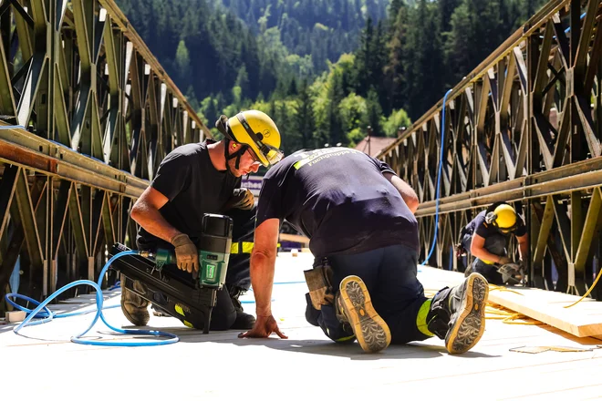 Most prek Meže so postavili nemški inženirci. FOTO: Črt Piksi