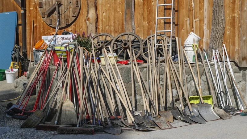 Fotografija: V dobrih trideset letih delovanja smo prek sklada že zbrali sredstva za pomoč več kot 360 slovenskim družinam v stiski. Uničujoča ujma je zdaj postala skladov največji projekt. FOTO: Leon Vidic