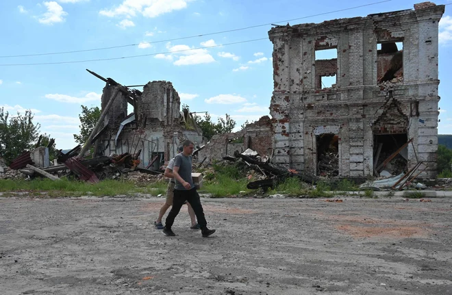 Civilisti so pogoste tarče med vojno v Ukrajini. FOTO: Sergey Bobok/AFP
