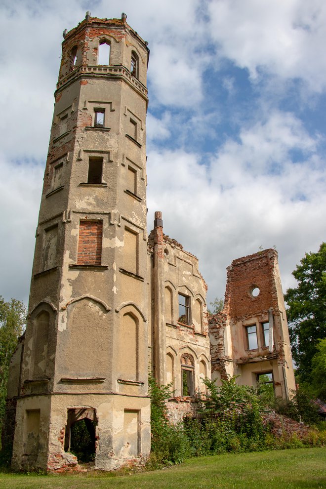 Lāzberģa, najlepši stolp v Latviji FOTO: Lev Furlan Nosan