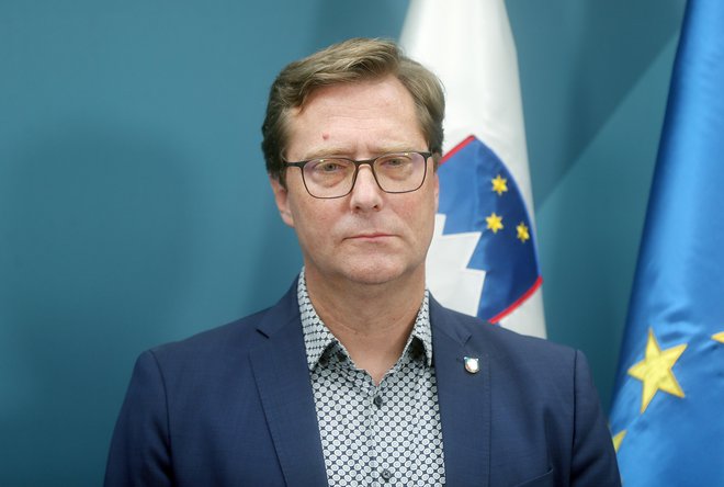 Vladimir Prebilič, predsednik Skupnosti občin Slovenije in kočevski župan, je vladi predlagal, da bi zagotovila 150.000 evrov za plačilo komisij za ocenjevanje škod. FOTO: Ocenjevanje škode v občinah