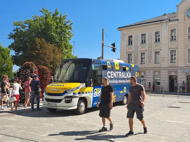S centralko bo v Celju možno plačevati mestni avtobus, izposojo koles in tudi parkiranje v mestu. FOTO: Špela Kuralt/Delo