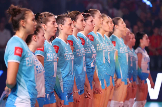 Slovenske odbojkarice so proslavile prvo zmago na EP. FOTO: CEV