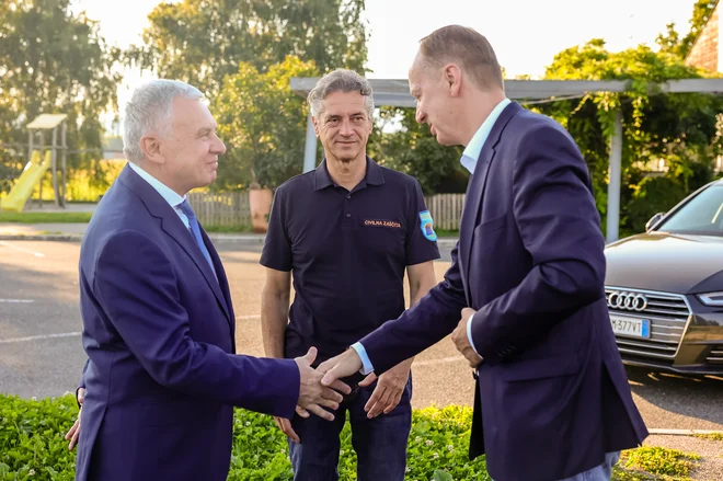 Ukrajina je odlikovala državnega sekretarja za nacionalno varnost dr. Andreja Benedejčiča zaradi njegovega pozitivnega vpliva na odnos Slovenije do Ukrajine v času ruske invazije. Foto: Črt Piksi/Delo