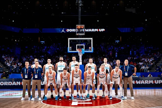 Slovenska košarkarska reprezentanca za spopad z Venezuelo. FOTO: Fiba