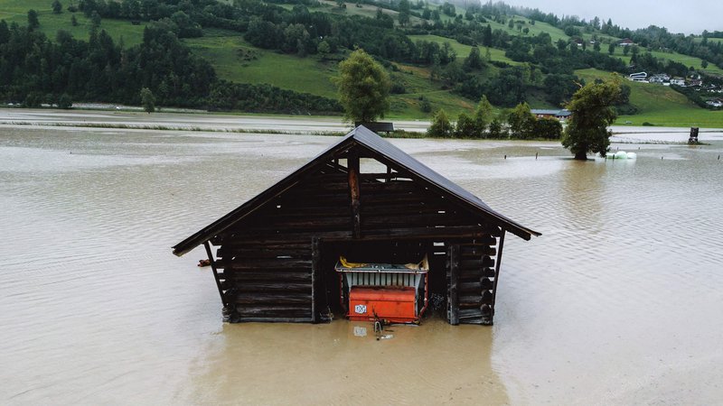 Fotografija: Poplava v Niedernsillu v Avstriji. FOTO: JFK AFP