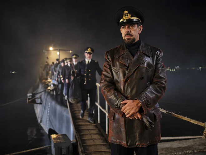 Festival bo danes odprla italijanska vojna drama Il Comandante, ki jo je režiral Edoardo De Angelis, v glavni vlogi igra Pierfrancesco Favino. FOTO: promocijsko gradivo