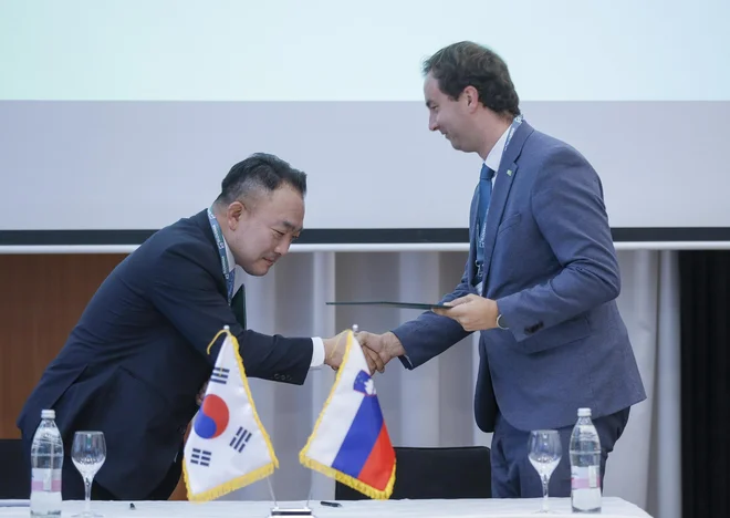 Slovensko korejsko poslovna konferenca. FOTO: Jože Suhadolnik/Delo