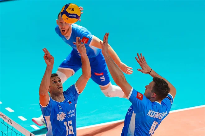 Slovenski odbojkarji Tine Urnaut, Gregor Ropret, Jan Kozamernik (na fotografiji) in soigralci so še naprej v dinamiki rezultatov. FOTO: CEV