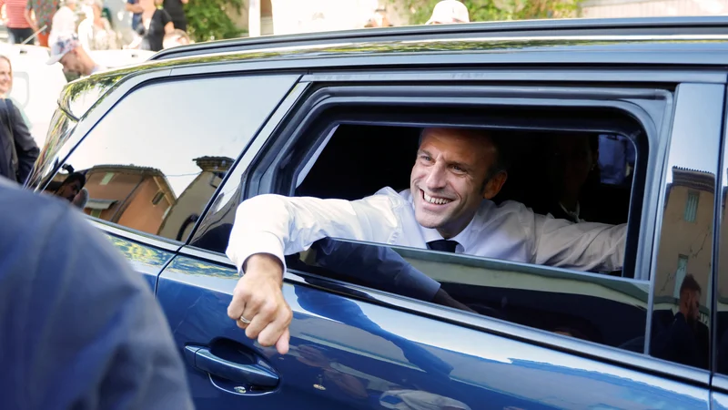 Francoski predsednik Emmanuel Macron. FOTO: Pool via Reuters