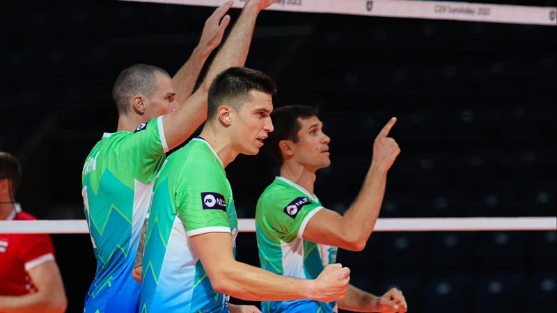 Slovenci se poigravajo s tekmeci. FOTO: CEV