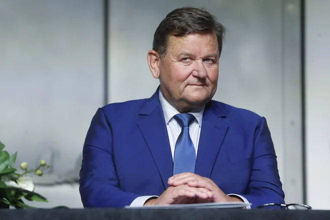 »Hrvaško smo zaprosili, da nam pomaga, ker imajo dobre izkušnje po potresih v Petrinji in Zagrebu,« je dejal minister za razvoj in kohezijsko politiko Aleksander Jevšek. FOTO: Leon Vidic/Delo