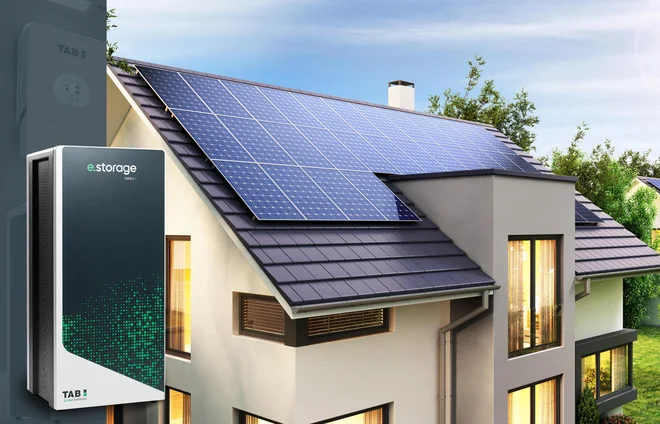 Baterijski hranilniki električne energije omogočajo shranjevanje električne energije, ki jo proizvajajo obnovljivi viri, kot so sončne celice. FOTO: TAB
