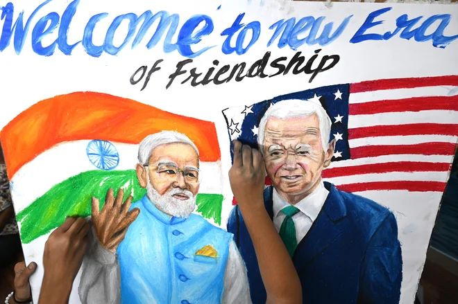 Indijski premier Narendra Modi bo na vrhu skupine G20 gostil ameriškega predsednika Joeja Bidna, njegov kitajski kolega Xi Jinping pa je odpovedal sodelovanje. Foto Indranil Mukherjee/AFP