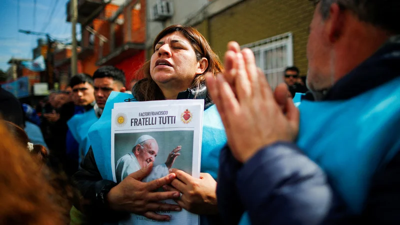 Fotografija: A vrhunec nastopov je bil vendarle napad na papeža Frančiška, ki ga je Javier Milei brez dlake na jeziku razglasil za »jebenega komunista«. FOTO: Agustin Marcarian/Reuters