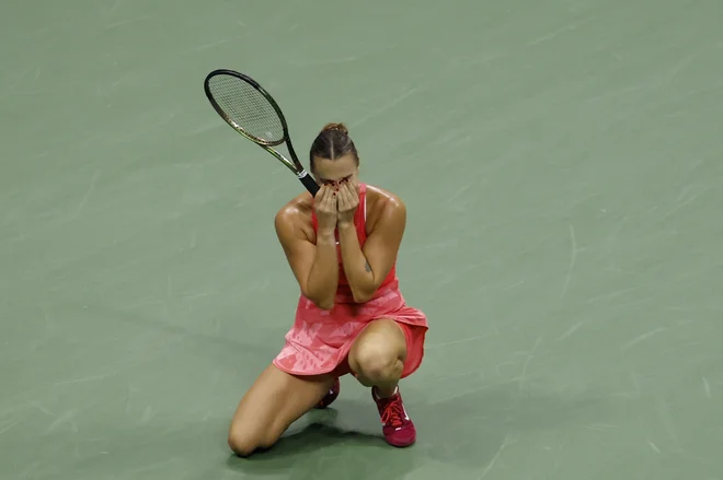 Arina Sabalenka je po hudem boju in zaostanku po prvem nizu, ki ga je izguibila brez osvojene igre, imela jekleno voljo in boljše živce v dveh podaljšanih igrah. FOTO: Geoff Burke/Usa Today Sports Via Reuters Con