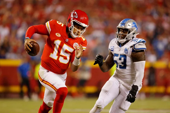Patrick Mahomes je glavni, morda edini razlog, da so Kansas City Chiefs znova glavni favoriti za zmago na Superbowlu, ki bo na sporedu v nedeljo, 11. februarja. Foto David Eulitt/AFP