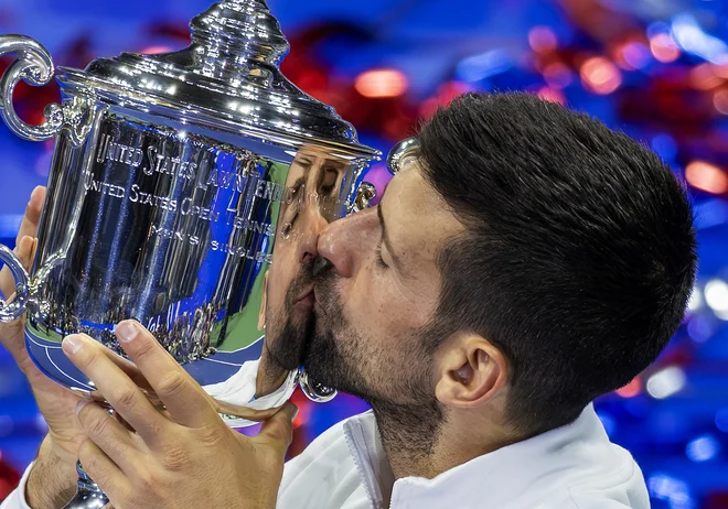 Srbski teniški as Novak Đokovic piše neverjetno zgodbo, ki je še ne namerava končati. FOTO: Al Bello/Getty Images Via Afp