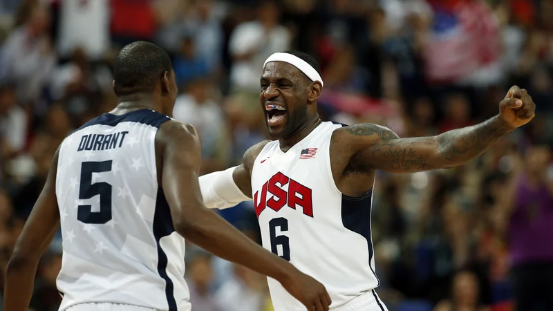 Fotografija: LeBron James in Kevin Durant sta se veselila zlata na OI v Londonu 2012. FOTO: Sergio Perez/Reuters