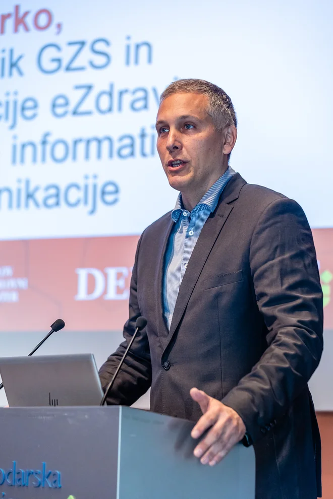 Premalo se pogovarjamo o prevzemanju odgovornosti, ki mora biti transparentna in temeljiti na realnih situacijah, ne virtualnih mišljenjih okolja. A za to potrebujemo zakonodajo, je prepričan Igor Zorko. FOTO: Črt Piksi/Delo