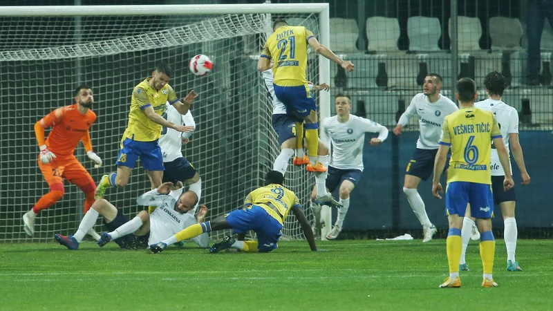Fotografija: Koprčani imajo še neporavnane račune s Celjani iz minule sezone. FOTO: Jože Suhadolnik/Delo