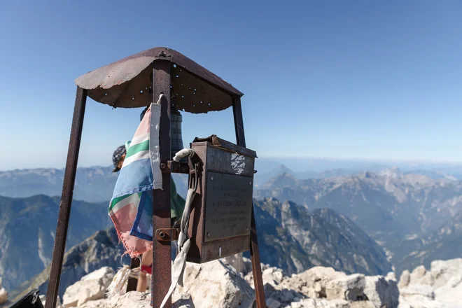 Montaž je ena izmed najmogočnejših in s svojimi 2753m drugo najvišja gora v Julijskih Alpah. FOTO: Kaja Ribežl