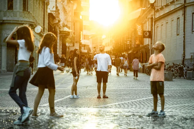 Kar 40 odstotkov demence se preprečiti oziroma zamakniti simptome. FOTO: Voranc Vogel/Delo