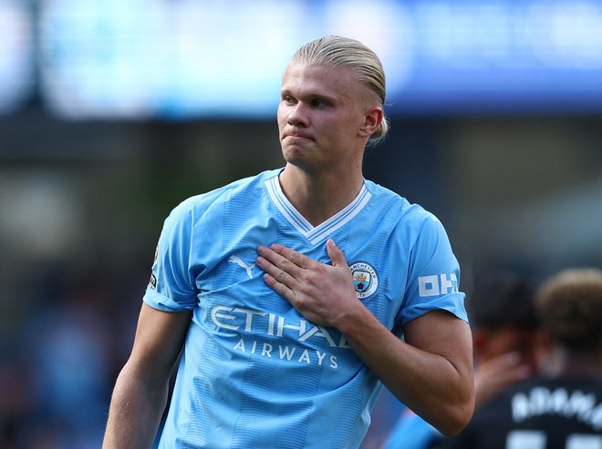 Erling Haaland ponosno nosi dres Manchester Cityja. FOTO: Molly Darlington/Reuters