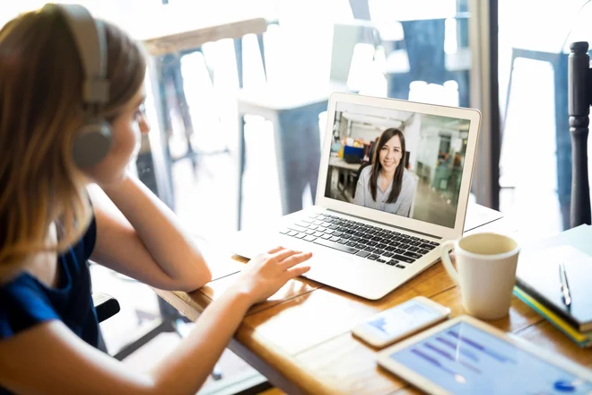 Z rešitvijo Cisco Webex lahko podjetja povečajo dosegljivost svojih zaposlenih in zmanjšajo potrebe po vzdrževanju fizične opreme na različnih lokacijah.  FOTO: Getty Images/istockphoto