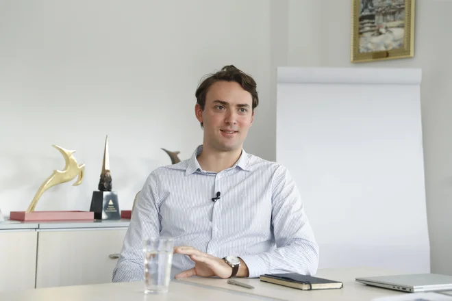 Po pandemiji je zaradi pomanjkanja delovne sile veliko podjetij pospešilo avtomatizacijo, saj druge izbire niso imela, pravi namestnik direktorja Matija Novak. FOTO: Leon Vidic/Delo