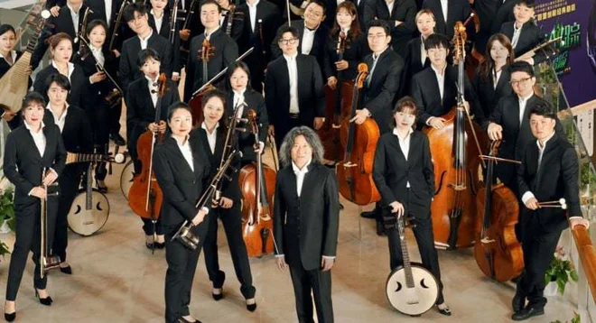 Med jesensko evropsko turnejo, ki bo potekala v najprestižnejših koncertnih dvoranah, od Berlinske filharmonije, leipziškega Gewandhausa, salzburškega Festspielhausa do dunajskega Musikvereina, se bo Kitajski orkester iz Sudžova prvič predstavil tudi v Sloveniji. FOTO: promocijsko gradivo