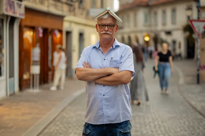 Jaka Prijatelj je premični inventar Trubarjeve in centra Ljubljane. FOTO: Črt Piksi
