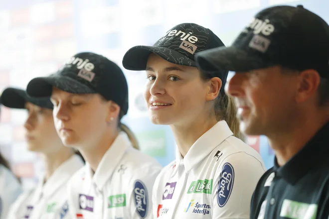 Nika Križnar si lahko že v Rasnovu zagotovi lovoriko v letošnji veliki nagradi. FOTO: Leon Vidic/Delo