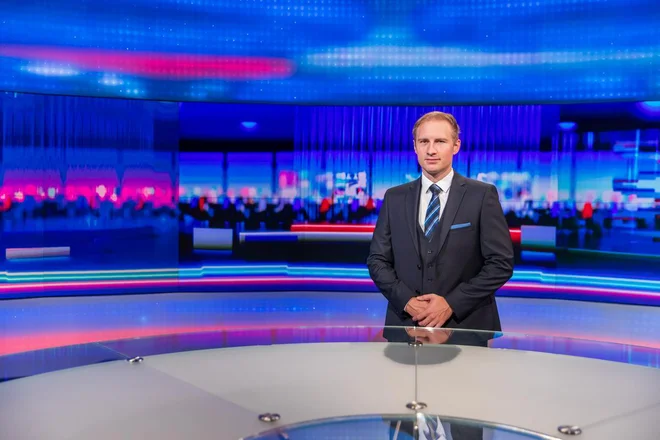 Luka Svetina je z vodenjem Odmevov začel 28. septembra lani. FOTO: Adrijan Pregelj/RTVS