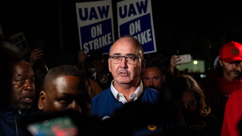 Fotografija: Shawn Fain je član sindikata skoraj tri desetletja. Po osnovni izobrazbi je električar. FOTO: Matthew Hatcher/AFP