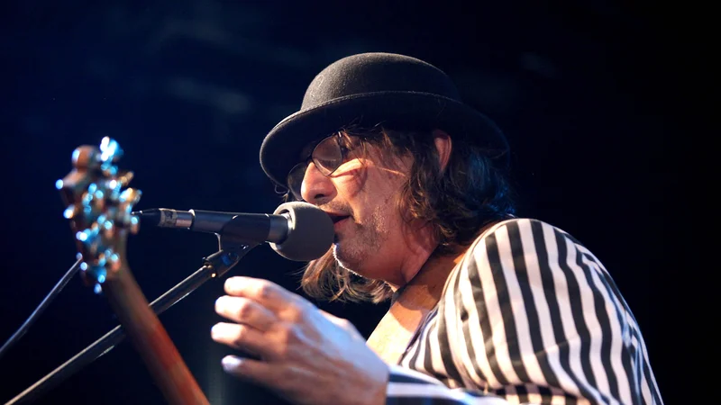 Fotografija: Rambo Amadeus je reden gost slovenskih odrov; fotografija je bila posneta med koncertom v ljubljanski Cvetličarni. FOTO: Mavric Pivk/Delo