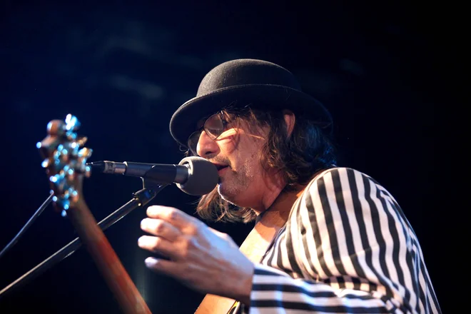 Rambo Amadeus je reden gost slovenskih odrov; fotografija je bila posneta med koncertom v ljubljanski Cvetličarni. FOTO: Mavric Pivk/Delo
