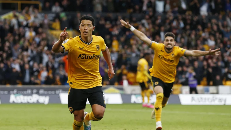 Fotografija: Hee-Chan Hwang (levo) je prinesel Wolverhamptonu dragoceno zmago. FOTO: Ed Sykes/Reuters
