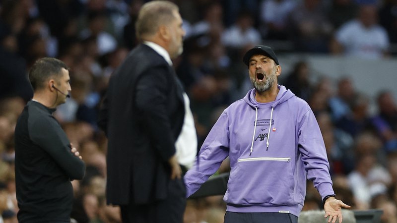 Fotografija: Trener Liverpoola Jürgen Klopp je priznal, da še ni videl tekme s toliko nepoštenih odločitev. FOTO: Peter Cziborra/Action Images Via Reuters
