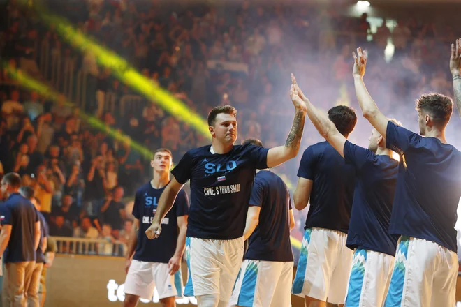 Slovenska reprezentanca je pod vodstvom Luke Dončića debitirala na OI v Tokiu. FOTO: Leon Vidic/Delo