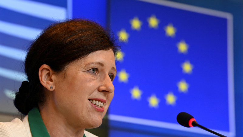 Fotografija: Podpredsednica komisije Věra Jourová je izrazila upanje, da se bodo pogajanja o aktu končala še letos. FOTO: Reuters
