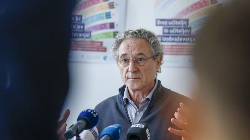 Fotografija: Glavni tajnik Sviz Branimir Štrukelj: »Sviz odločno nasprotuje temu, da bi vsak, ki ima pet minut časa, lahko učil.« FOTO: Jože Suhadolnik/Delo