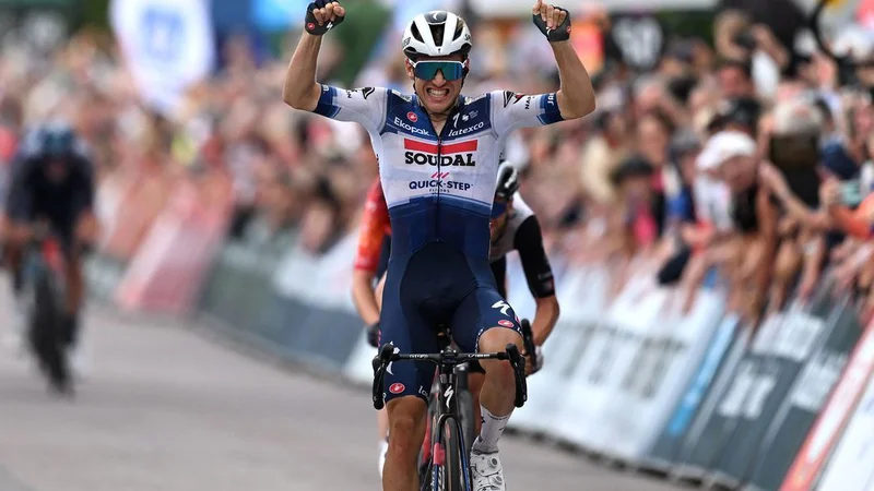 Fotografija: Mladi Belgijec Ilan van Wilder je presenečenje dneva. FOTO: Soudal Quick Step