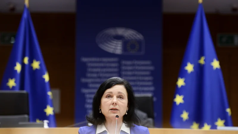 Fotografija: Podpredsednica evropske komisije za vrednote in transparentnost Věra Jourová pravi, da so bile razmere v Sloveniji v času vlade Janeza Janše povod za pripravo akta o svobodi medijev. Johanna Geron/Reuters