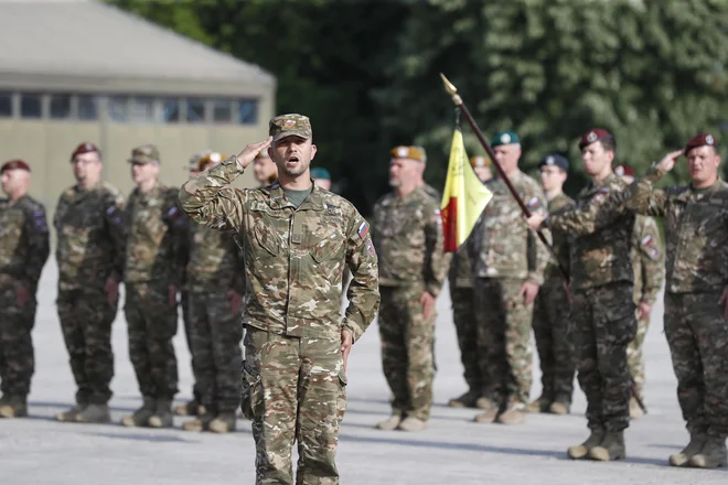 Na mednarodnih misijah in operacijah je 278 pripadnikov Slovenske vojske, ki so napoteni na delo v tujino. FOTO: Leon Vidic/Delo