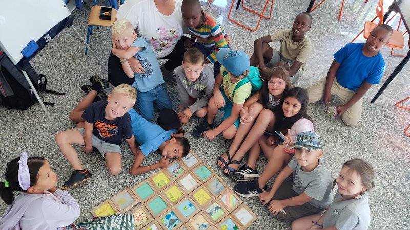 Fotografija: Slovenska filantropija je poleti v Logatcu organizirala otroške tabore, v katere so vključili tudi begunske otroke. FOTO: Slovenska filantropija