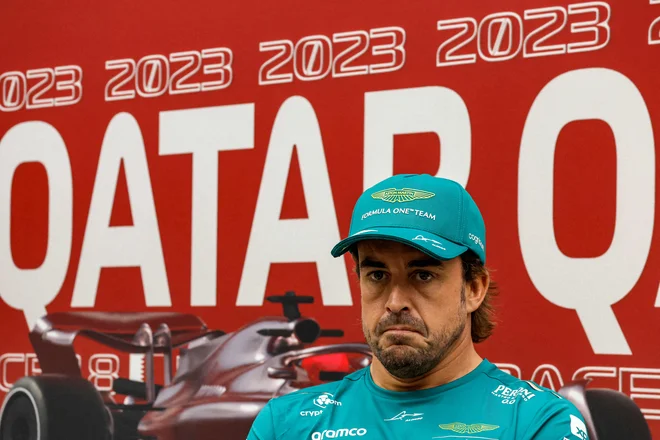 Fernando Alonso (na fotografiji) zelo spoštuje Maxa Verstappna. FOTO: Karim Jaafar/AFP